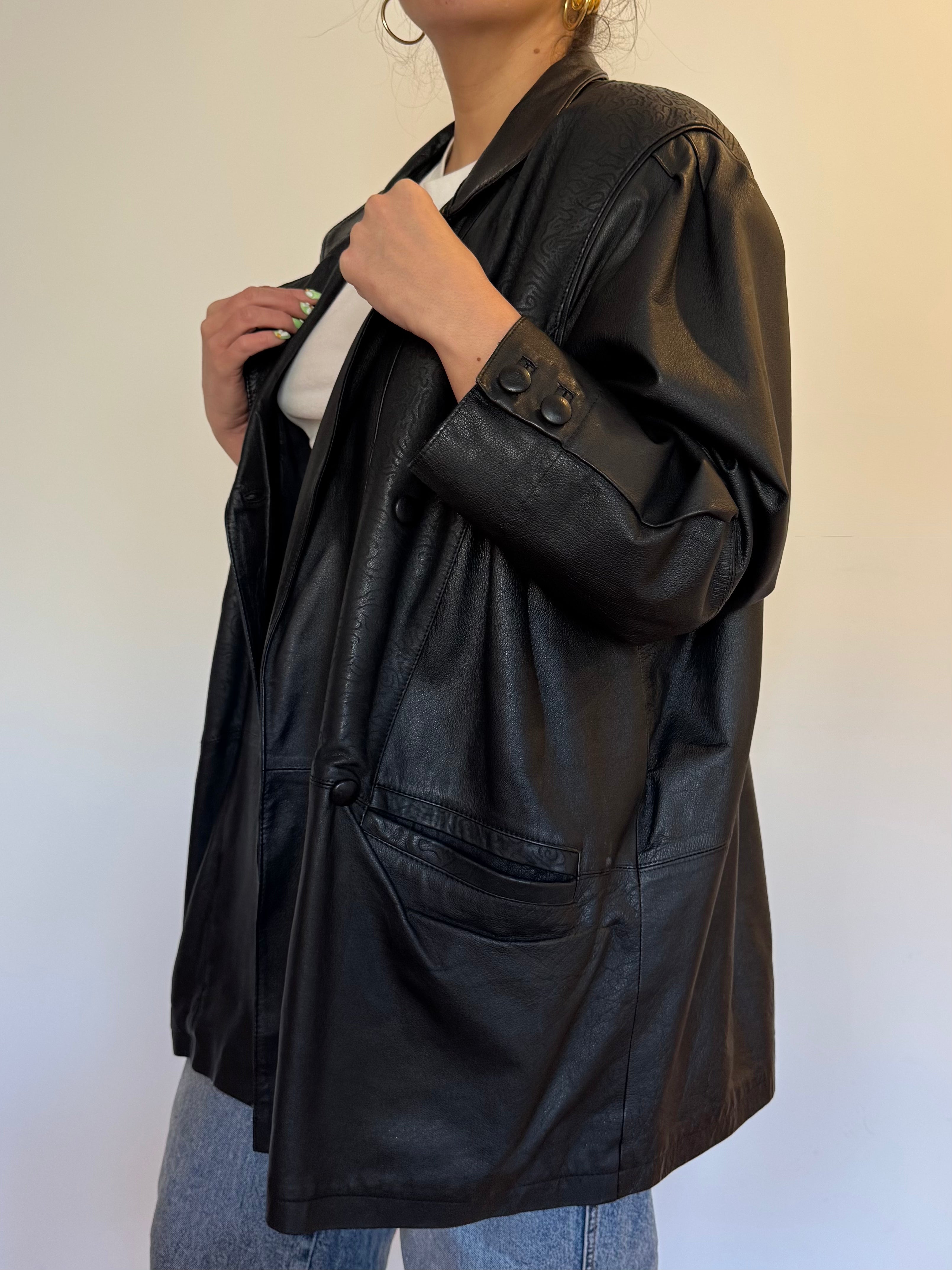 ELLE_CAZADORA CUERO NEGRO