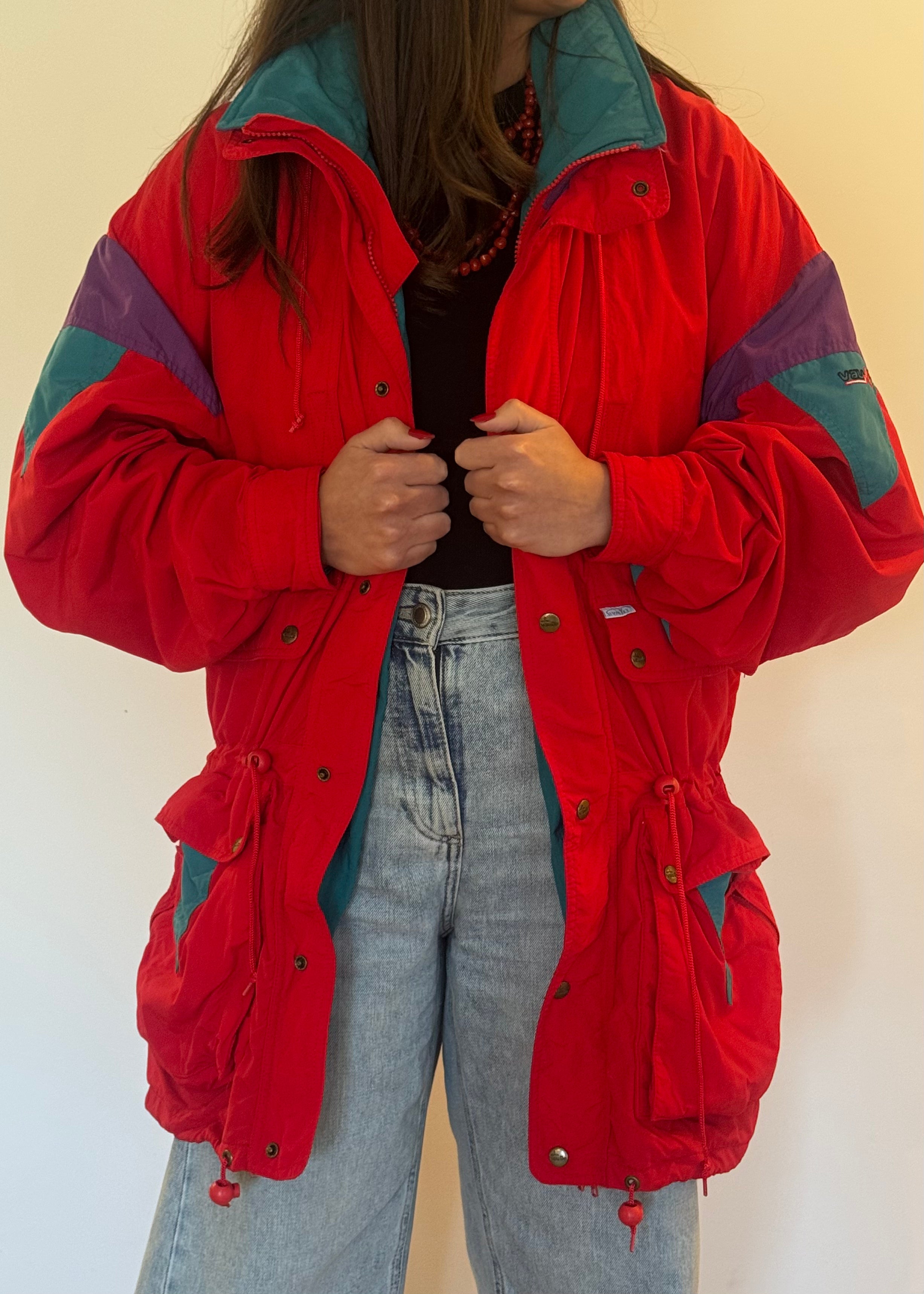 LISA_CAZADORA IMPERMEABLE ROJO FRUNCIDO