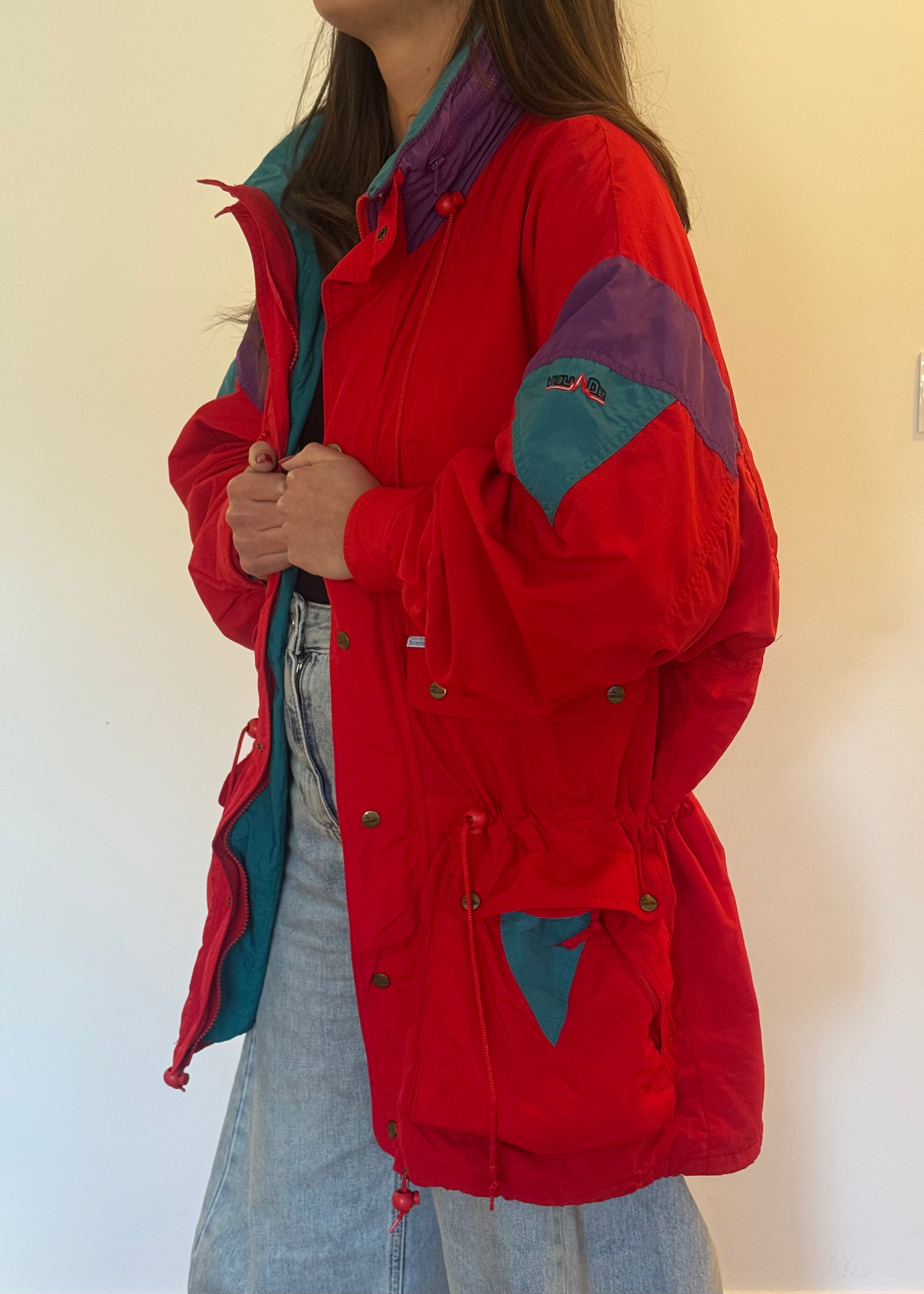 LISA_CAZADORA IMPERMEABLE ROJO FRUNCIDO