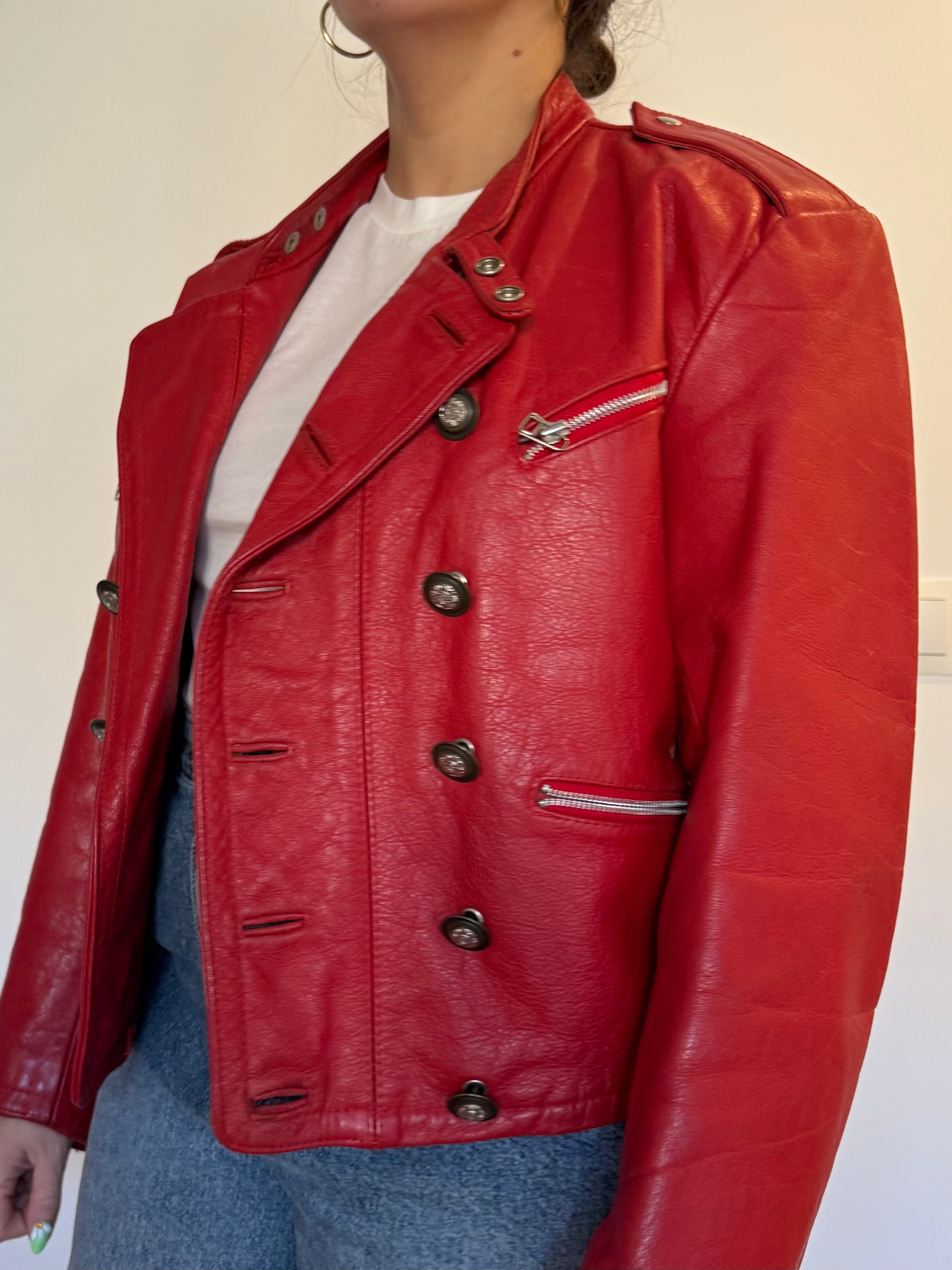 KENDALL_CAZADORA DE CUERO ROJA