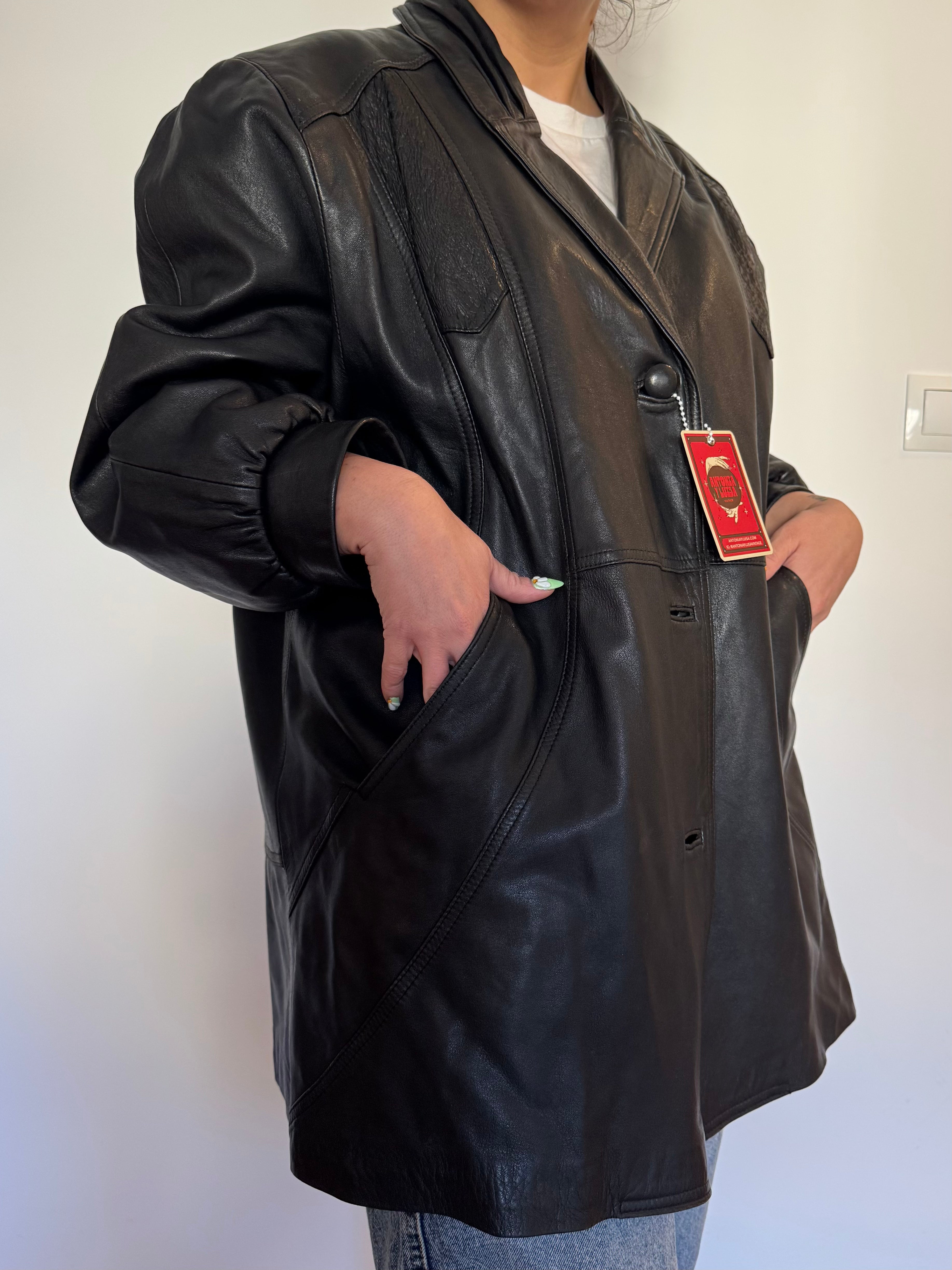 PAMELA_CAZADORA CUERO NEGRA ACOLCHADA